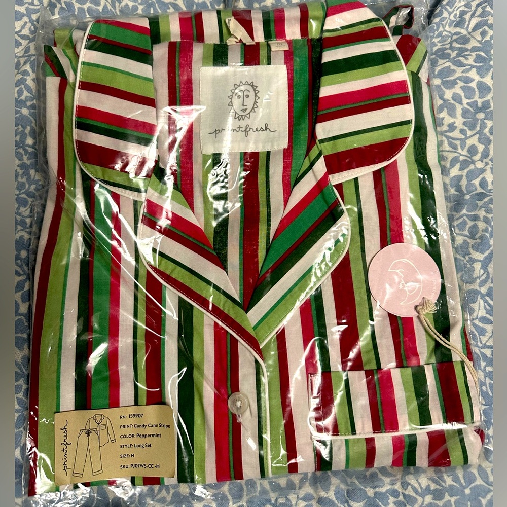 NWT Christmas Pajama set in bright green and red